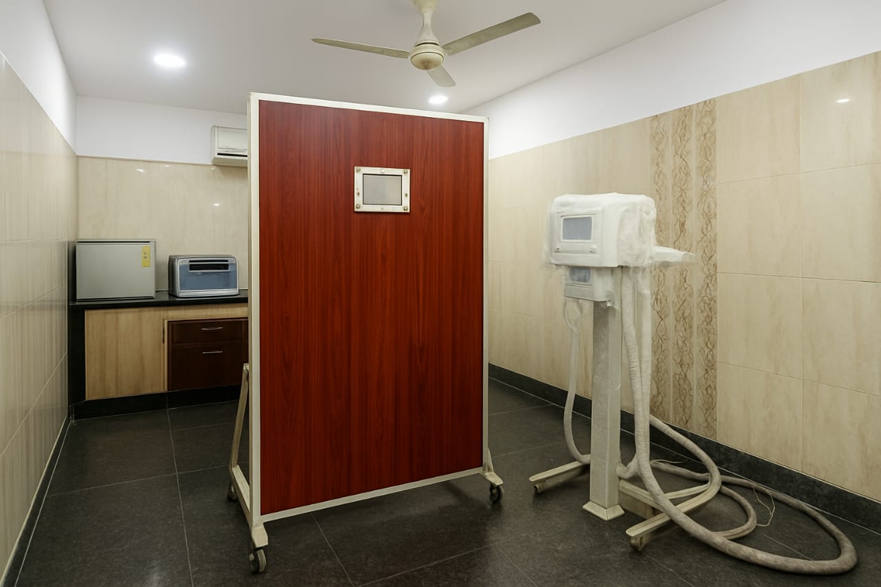 Radiation protective screen